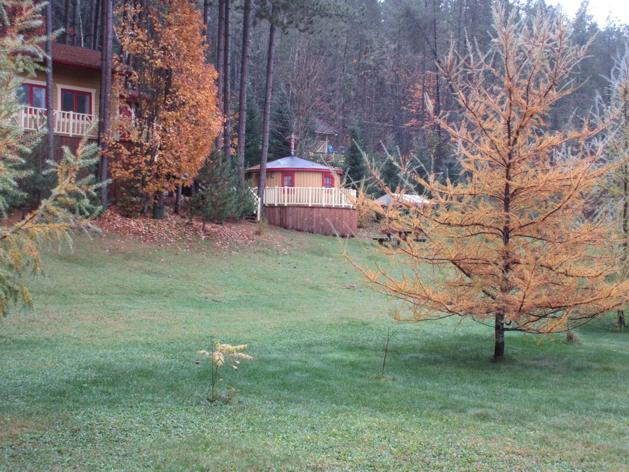 La Maison Sous Les Arbres Saint Roch de Mekinac Exterior photo