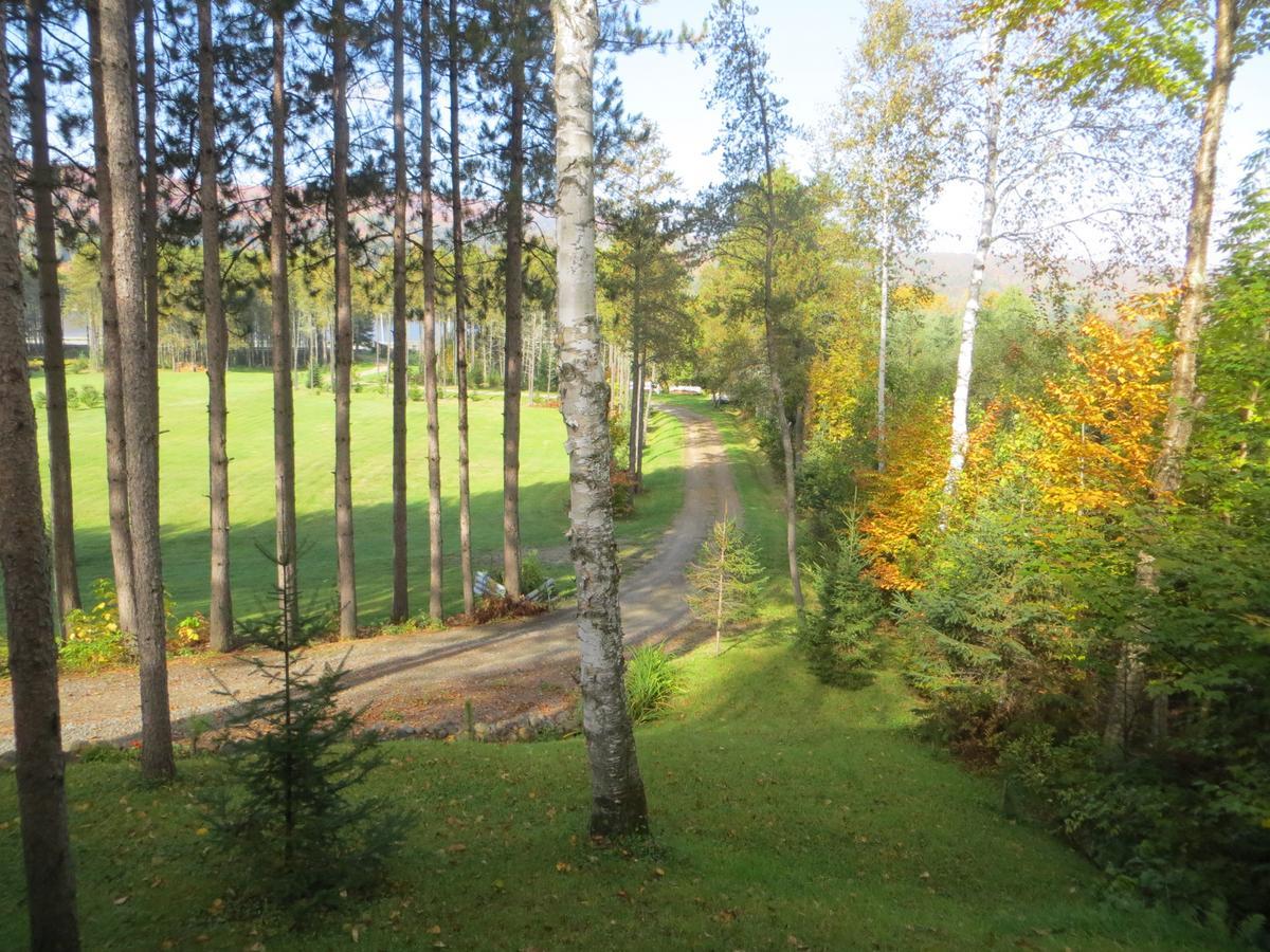 La Maison Sous Les Arbres Saint Roch de Mekinac Exterior photo